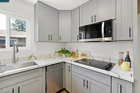 Kitchen - 6275 Mockorange Ct, Newark, CA 94560 photo 5 of 7
