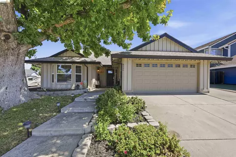8245 Auberry Dr, Sacramento, CA 95828
