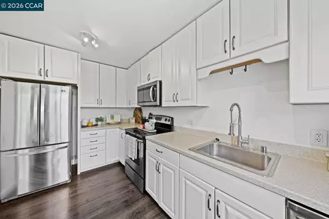 Kitchen - 1476 Camino Peral #C, Moraga, CA 94556 photo 2 of 3