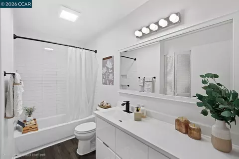Bath - 1476 Camino Peral #C, Moraga, CA 94556 photo 3 of 3