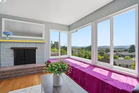 3021 Glynis Dr, Richmond, CA 94806