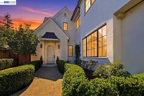 3550 Vine St, Pleasanton, CA 94566