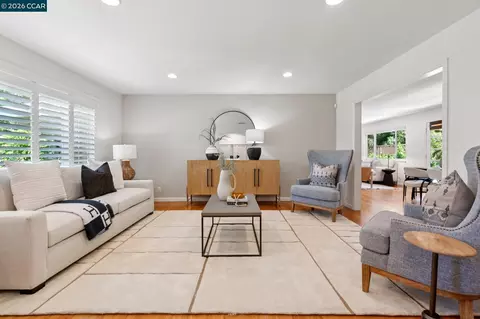 Living - 962 Oasis Dr, Concord, CA 94518 photo 3 of 8
