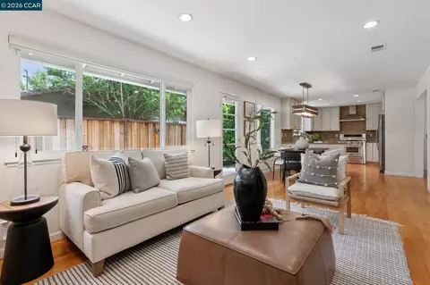 Living - 962 Oasis Dr, Concord, CA 94518 photo 8 of 8