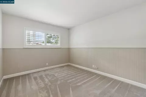 Bedroom - 962 Oasis Dr, Concord, CA 94518 photo 5 of 6