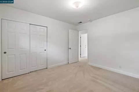 Bedroom - 962 Oasis Dr, Concord, CA 94518 photo 4 of 6