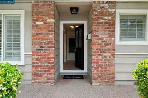 Entry Way - 962 Oasis Dr, Concord, CA 94518 photo 1 of 2