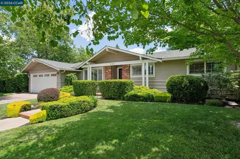 Exterior - 962 Oasis Dr, Concord, CA 94518 photo 3 of 9