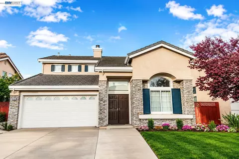 15100 Shining Star Ln, San Leandro, CA 94579