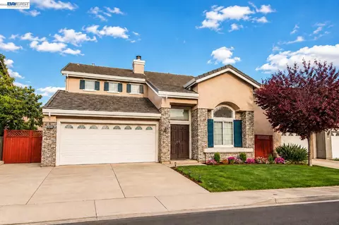 15100 Shining Star Ln, San Leandro, CA 94579