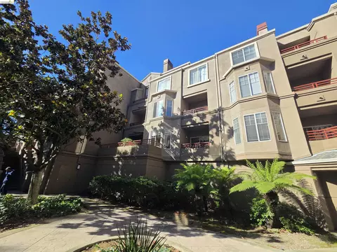 280 Caldecott Ln #202, Oakland, CA 94618