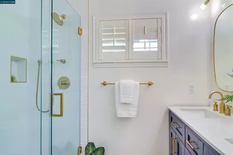 Bath - 5491 Florida Dr, Concord, CA 94521 photo 1 of 5