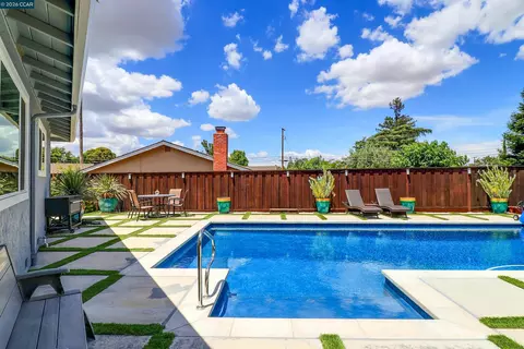 Exterior - 5491 Florida Dr, Concord, CA 94521 photo 6 of 9