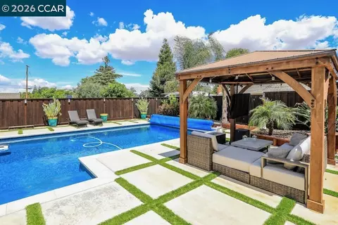 Exterior - 5491 Florida Dr, Concord, CA 94521 photo 8 of 9