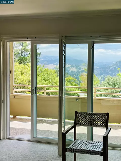 2409 Golden Rain Rd #1, Walnut Creek, CA 94595