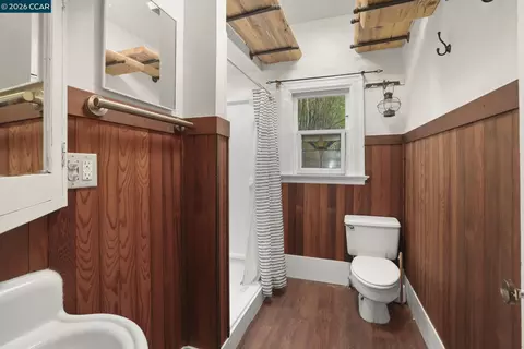 Bath - 1316 Peralta Ave, Berkeley, CA 94702 photo 1 of 2