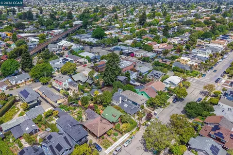 View/Area - 1316 Peralta Ave, Berkeley, CA 94702 photo 6 of 7