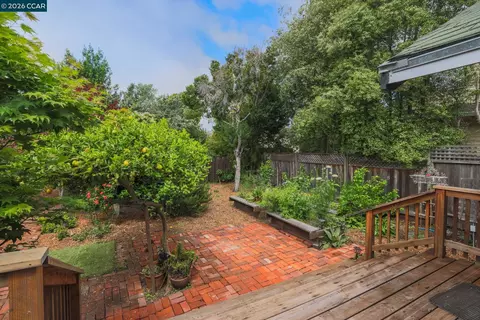 Exterior - 1316 Peralta Ave, Berkeley, CA 94702 photo 3 of 5