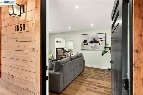 Entry Way - 1850 Gilardy Dr, Concord, CA 94518 photo 2 of 4
