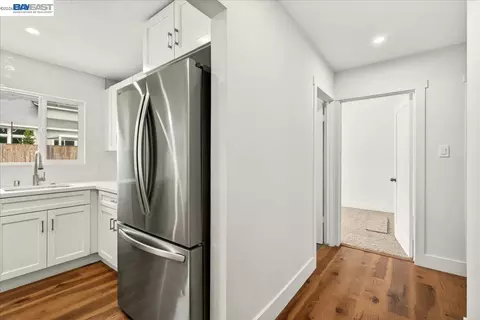 Entry Way - 1850 Gilardy Dr, Concord, CA 94518 photo 4 of 4