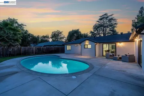 Exterior - 1850 Gilardy Dr, Concord, CA 94518 photo 9 of 13