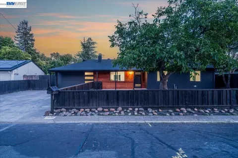 Exterior - 1850 Gilardy Dr, Concord, CA 94518 photo 5 of 13