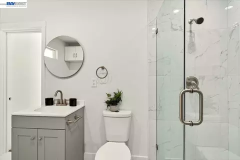 Bath - 1850 Gilardy Dr, Concord, CA 94518 photo 5 of 6