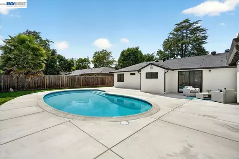Exterior - 1850 Gilardy Dr, Concord, CA 94518 photo 8 of 13