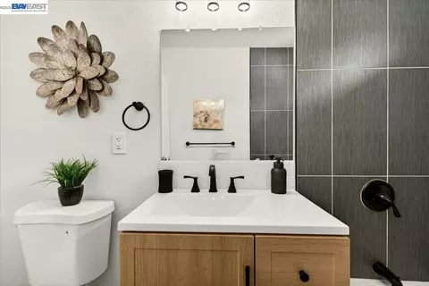 Bath - 1850 Gilardy Dr, Concord, CA 94518 photo 2 of 6