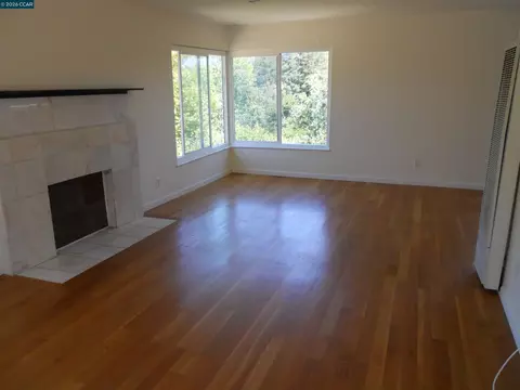 Living - 3692 Sundale, Lafayette, CA 94549 photo 8 of 12