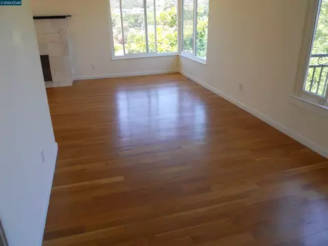 Living - 3692 Sundale, Lafayette, CA 94549 photo 2 of 12