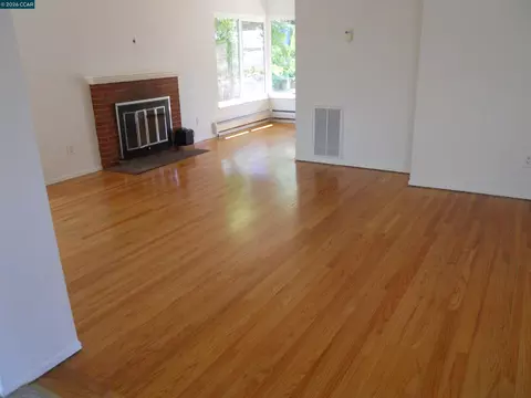 Living - 3692 Sundale, Lafayette, CA 94549 photo 10 of 12