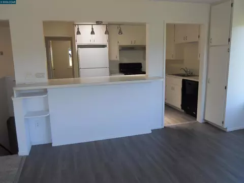 Living - 3692 Sundale, Lafayette, CA 94549 photo 7 of 12