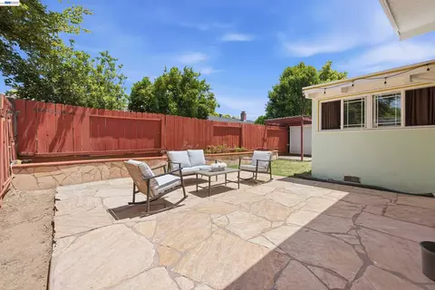 Exterior - 97 Gresel St, Hayward, CA 94544 photo 5 of 6