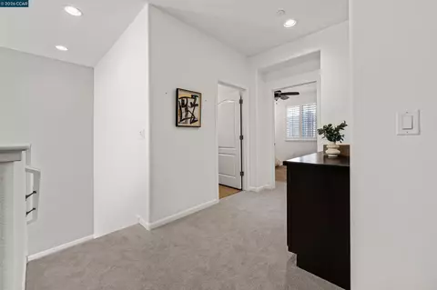Entry Way - 509 Falling Star Dr, Martinez, CA 94553 photo 3 of 4