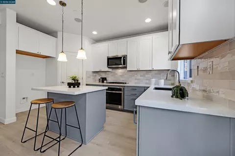 Kitchen - 509 Falling Star Dr, Martinez, CA 94553 photo 2 of 2