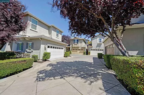 Exterior - 509 Falling Star Dr, Martinez, CA 94553 photo 4 of 8