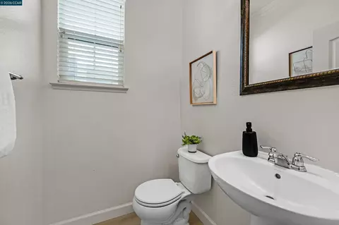 Bath - 509 Falling Star Dr, Martinez, CA 94553 photo 1 of 3