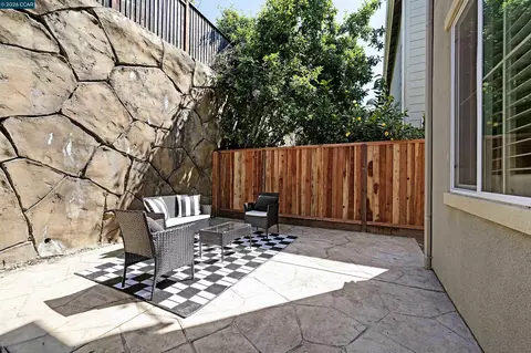 Exterior - 509 Falling Star Dr, Martinez, CA 94553 photo 6 of 8