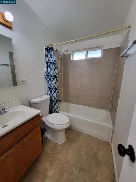 Bath - 115 Danrose Dr, Vallejo, CA 94589 photo 2 of 2
