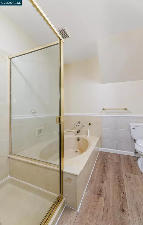 Bath - 3045 Waring Pl, Fairfield, CA 94533 photo 1 of 6