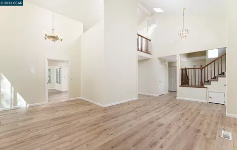 Living - 3045 Waring Pl, Fairfield, CA 94533 photo 2 of 8