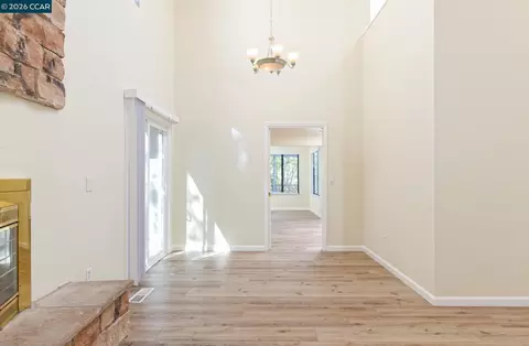 Living - 3045 Waring Pl, Fairfield, CA 94533 photo 7 of 8
