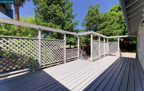 Exterior - 3045 Waring Pl, Fairfield, CA 94533 photo 6 of 8