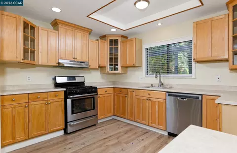 Kitchen - 3045 Waring Pl, Fairfield, CA 94533 photo 1 of 2