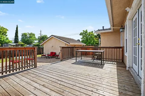 Exterior - 1244 Veale Ave, Martinez, CA 94553 photo 5 of 9