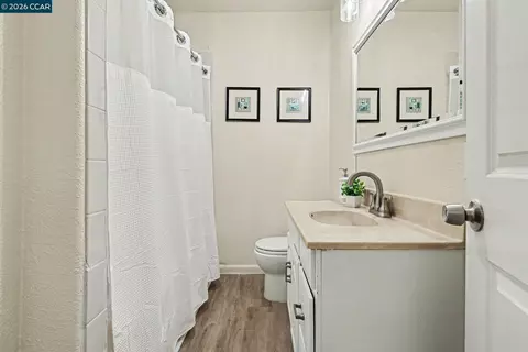 Bath - 1244 Veale Ave, Martinez, CA 94553 photo 3 of 3
