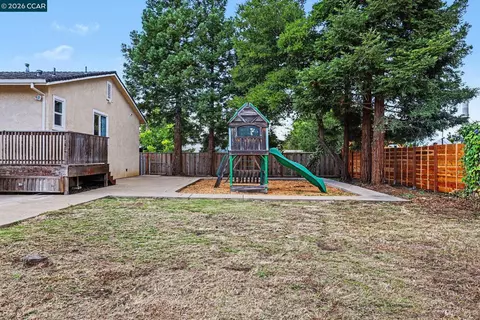 Exterior - 1244 Veale Ave, Martinez, CA 94553 photo 7 of 9