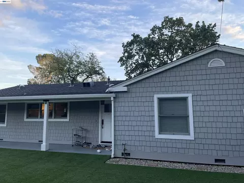 1021 Scots Ln, Walnut Creek, CA 94596