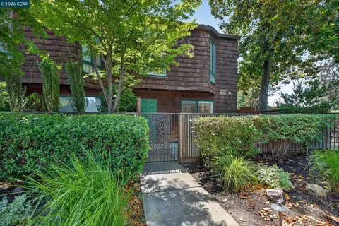 2340 Westcliffe Ln #L, Walnut Creek, CA 94597